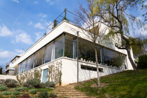 Villa Tugendhat: Biểu Tượng Kiến Trúc và Di Sản Lịch Sử Khai Sinh Hai Quốc Gia