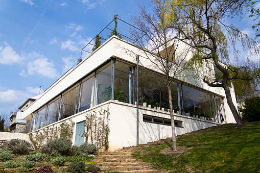 Villa Tugendhat: Biểu Tượng Kiến Trúc và Di Sản Lịch Sử Khai Sinh Hai Quốc Gia