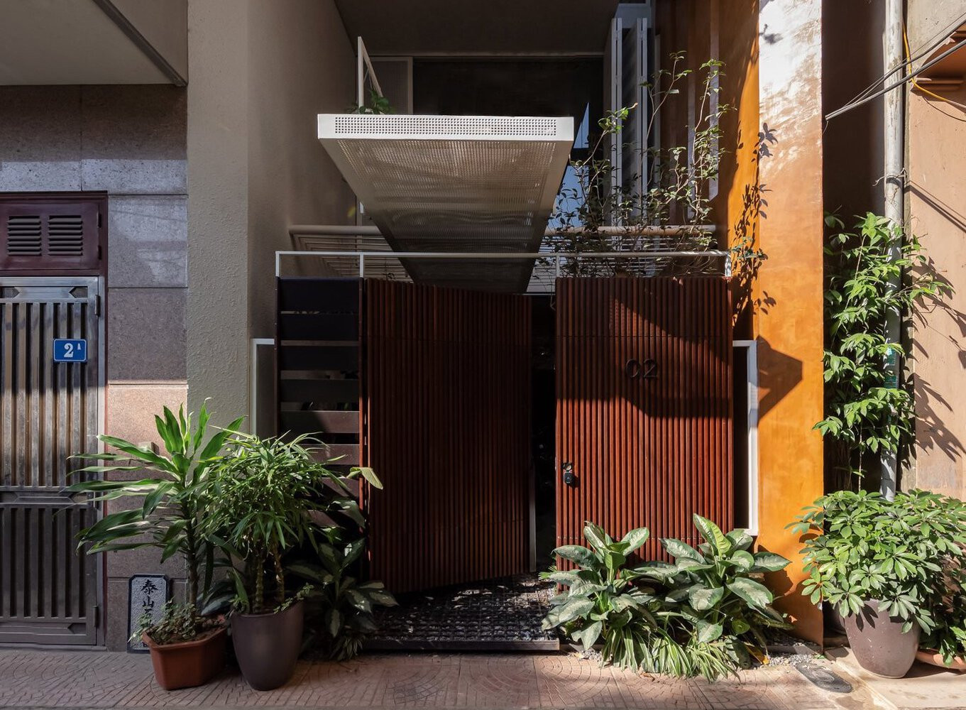 Ngôi Nhà Phố 3 Thế Hệ Tại Ngõ Nhỏ Hà Nội: Không Gian Gắn Kết Tình Thân